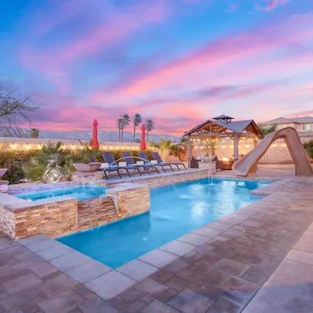 Carebnb With Waterslide And Casita
